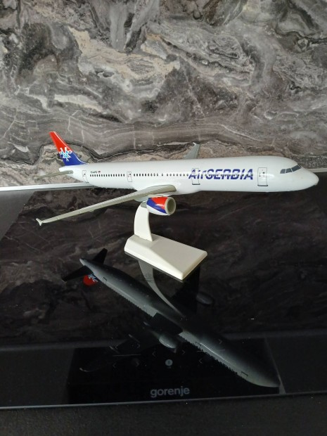 Airbus A321 Air Serbia 1:100 