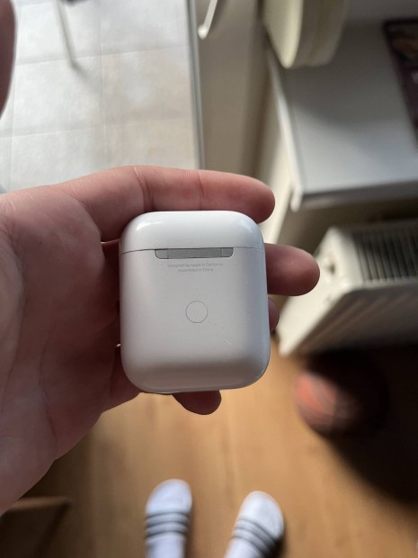 Airpods, wireless charging case