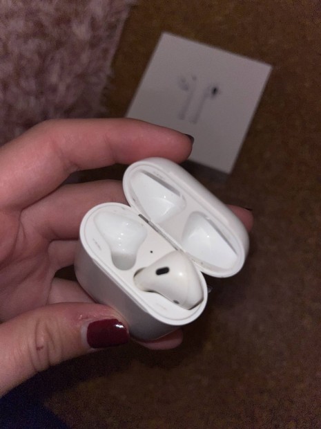 Airpods elad