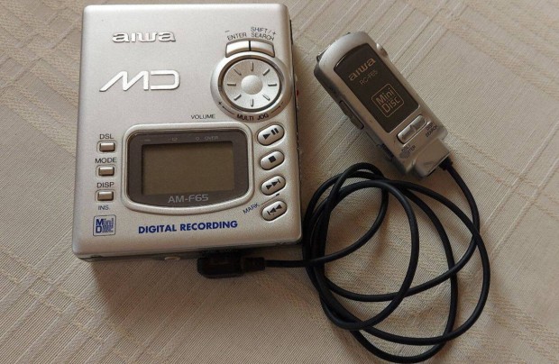 Aiwa AM-F65 hordozhat Minidisc