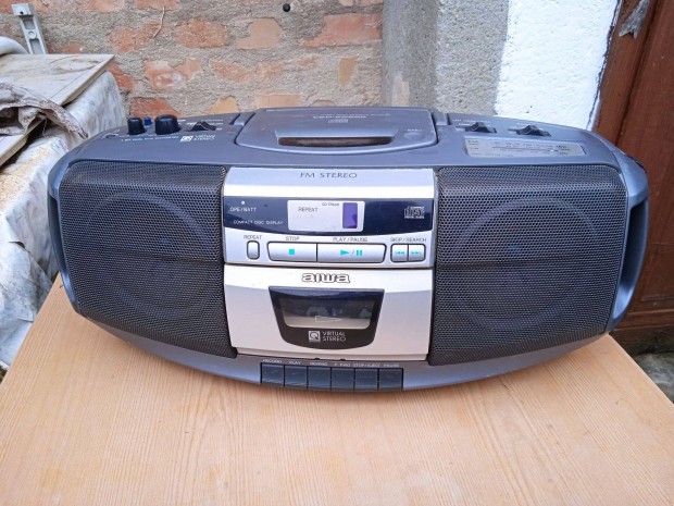 Aiwa boombox , CD kompakt lemez sztere AM/FM rdi