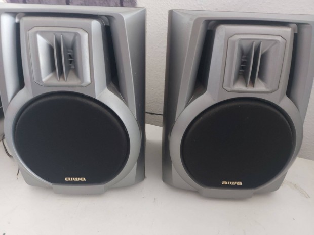 Aiwa hangfal pár