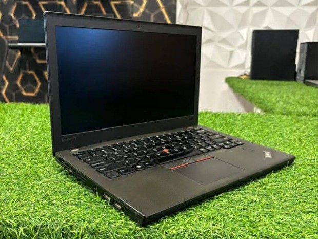 Ajndknak is Lenovo Thinkpad X270