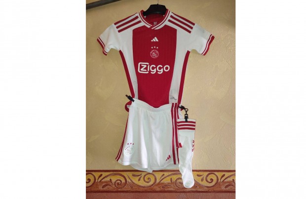 Ajax Amsterdam eredeti adidas piros fehr gyerek szett (116)