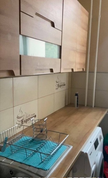 Ajka eladó belvárosi 1.5 szobás erkélyes téglalakás !