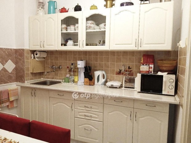 Ajkai elad� 53 nm-es lak�s