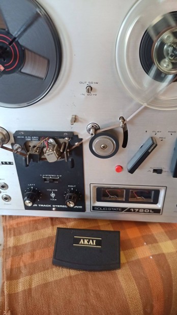 Akai 1720 sajt hangszrval, poticsere eltt, elad