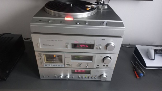 Akai 4 részes torony gyári papírjaival