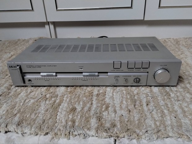 Akai Am-u110 erst kisebb hibval 