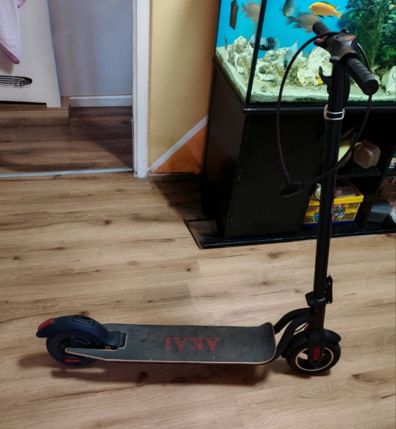 Akai F10 elektromos roller 