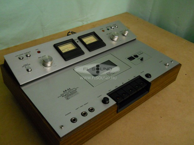 Akai Gxc-310D ,(1.) 1 kazetts, vegfejes magn deck