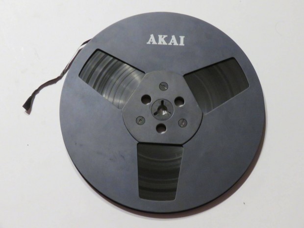 Akai fekete f�mors� - szalagos magn�hoz