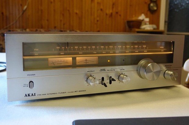 Akai tuner deck at 2650