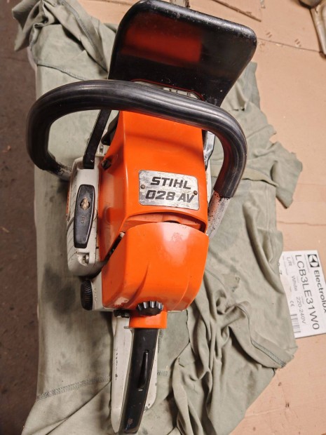 Akr gyjtemnybe is Stihl 028 AV Sthil lappal lnccal