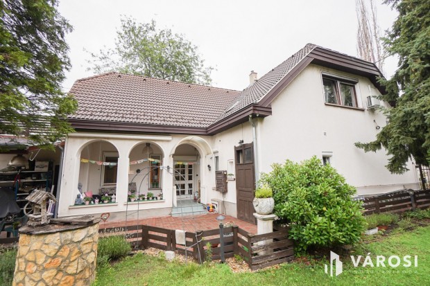 Ak�r t�bbgener�ci�s csal�d r�sz�re is �jpesten!