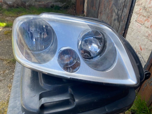 Akció Vw touran 1t1 2004 jobb első fényszóró tartófül törött