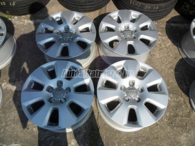 Akció! 4db gyári 16" Audi A6 alufelni. ("403")