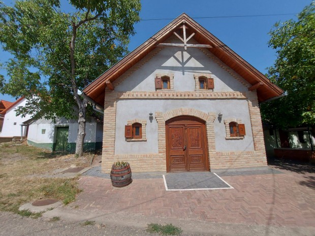 Akci� ! Autentikus pr�sh�z + pince elad� B�lcsk�n !