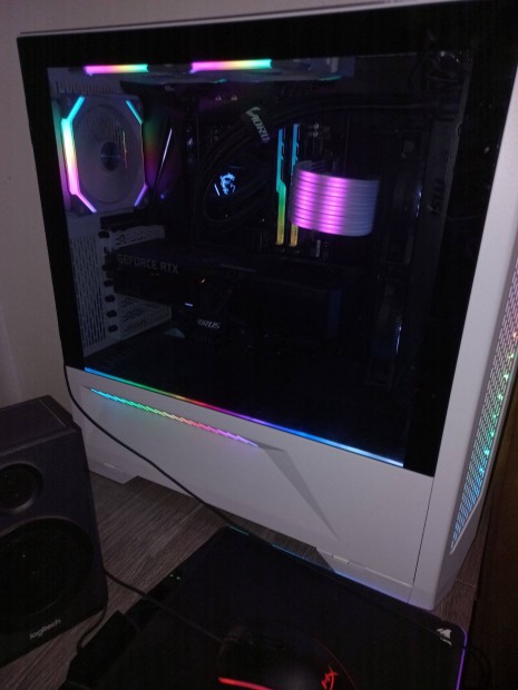 Akció!! Komplett Ryzen Gamer PC Monitor,bilenytyüzet,egér