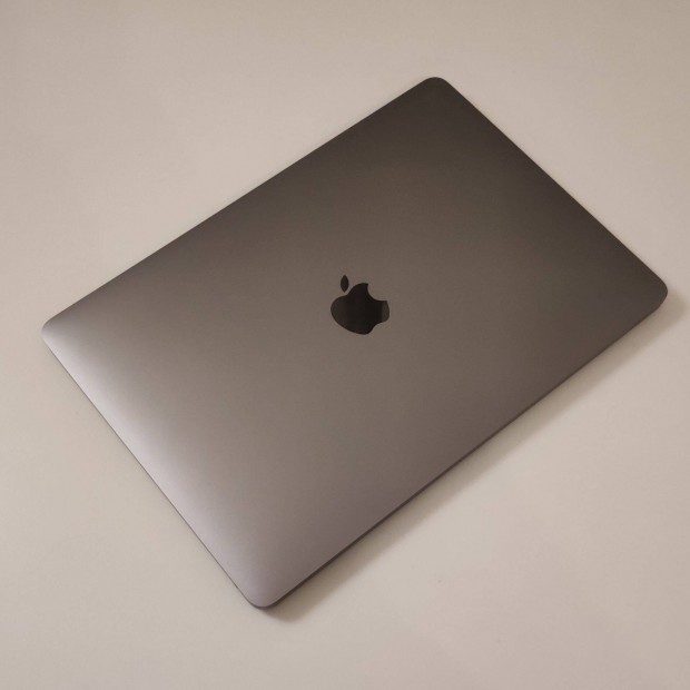 Akci ! Macbook Pro 13" - 2021 gyrts, M1, 8/512GB, touchbar, 85 cik