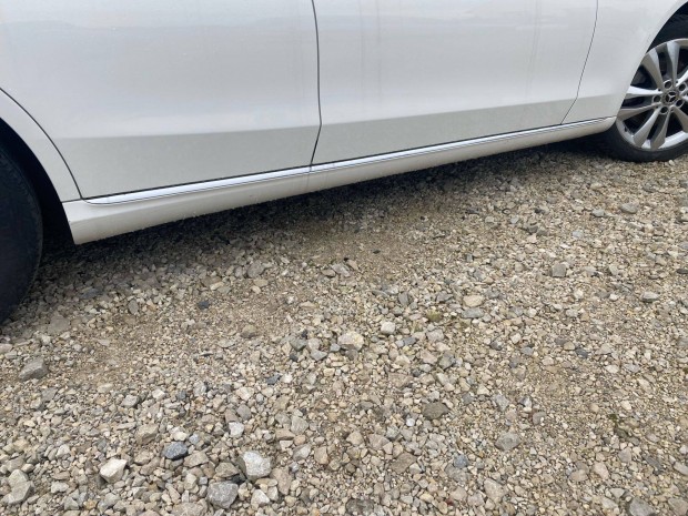 Akció ! Mercedes Benz C-klass W205 facelift 2019 küszöb spoiler jobb