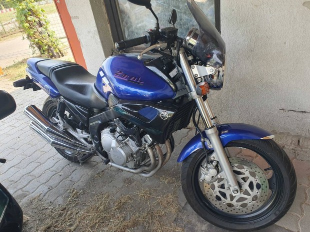 Akci!  Yamaha Zeal 250