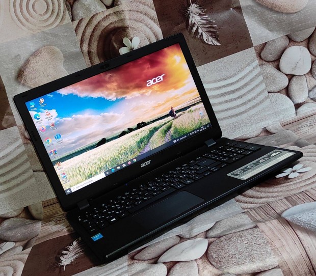 Akci!!! Acer Aspire Laptop! i5 4210u 180gb SSD-vel Win10-el!