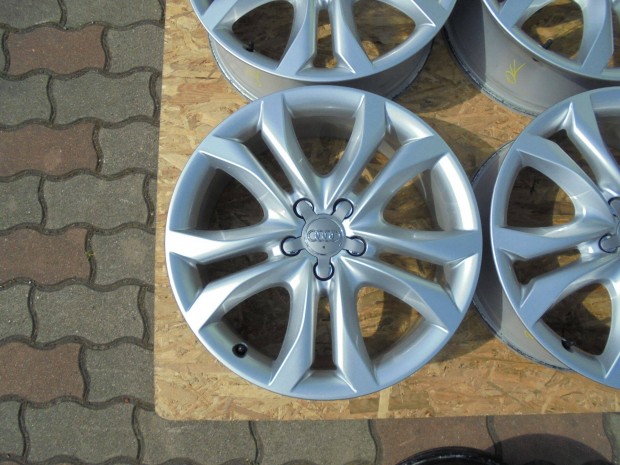 Akció !!! 19-es Audi gyári alufelni kitűnő állapotban eladó