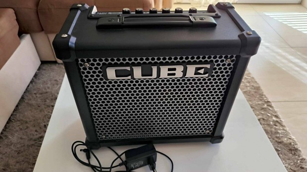 Akcis ron: Roland Cube-10Gx erst elad