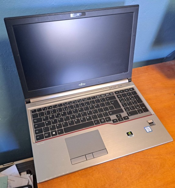 Aki kapja marja! Fujitsu H770 Worktation laptop (32/512, 4GB Video)
