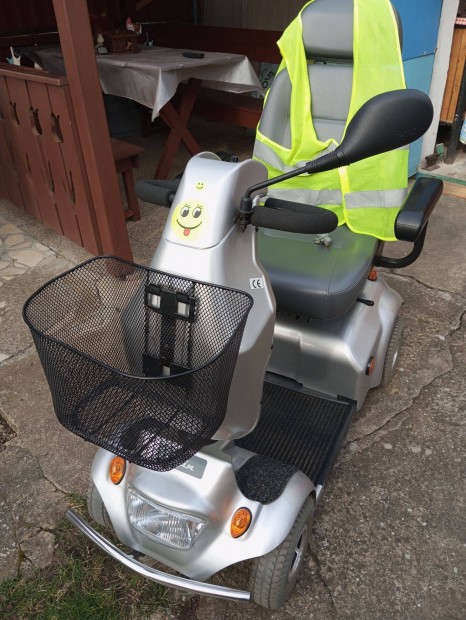 Akkuml�toros rokkant kocsi