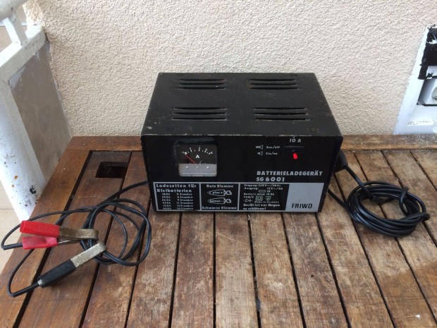 Akkumulátor Töltő 12 V 10 Amper