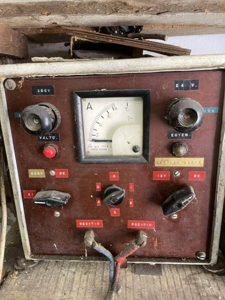 Akkumultor-Tlt Az 1960-AS vekbl