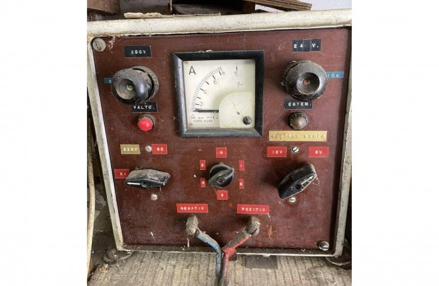 Akkumultor-Tlt Az 1960-AS vekbl