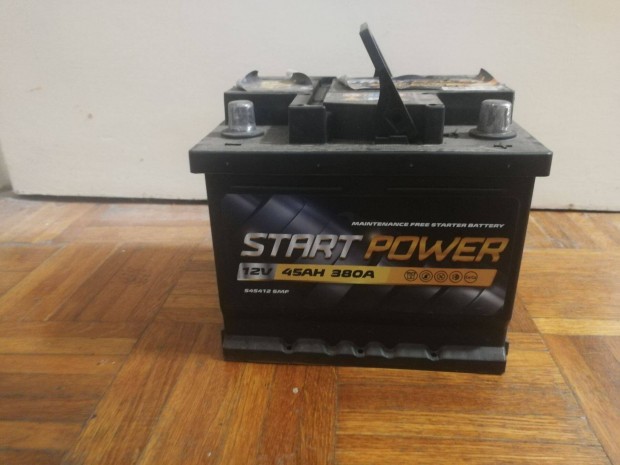 Akkumulátor akksi 45 amperórás 12 voltos: 45AH, 12V Start Power 380A