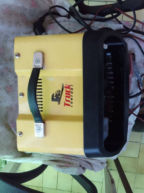 Akkumultor tlt 12 s 24v-os akksihoz kis teherauthoz is 10-20 A-es