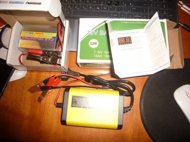 Akkumulátor töltő teljesen automata,-inverter 220w 3000ft