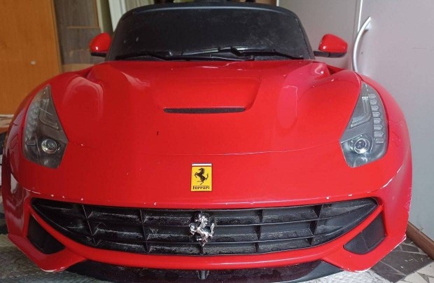 Akkumulátoros gyerek Ferrari