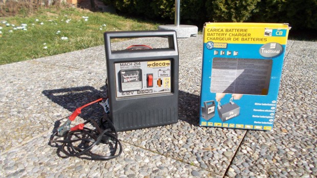 Akkumul�tort�lt� 6/12 Voltos kiv�l� �llapotban, aj�nd�k fot�kerettel