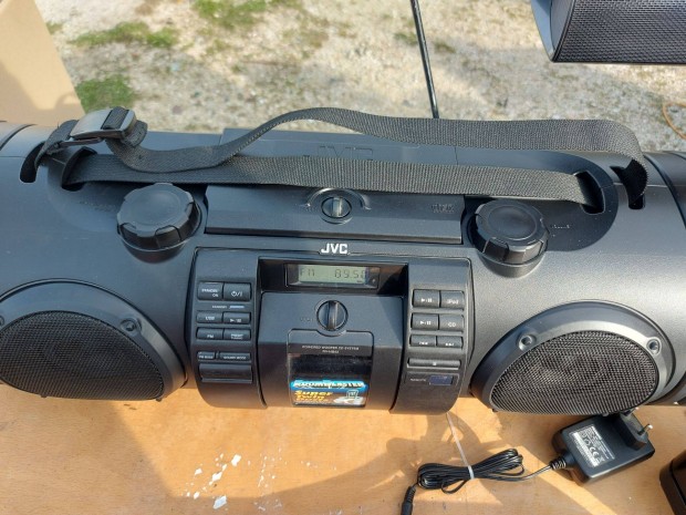 Akkus JVC RV-NB52 Rdi CD USB Bluetooth