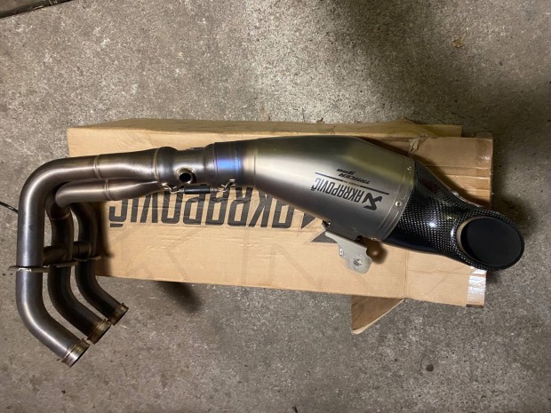 Akrapovic rendszer Mt09/Tracer 2014-2018