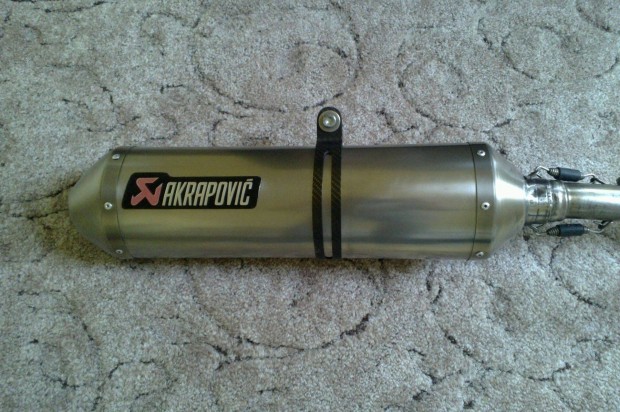 Akrapovic tit�n kipufog� komplett rendszer Yamaha T-Max 500