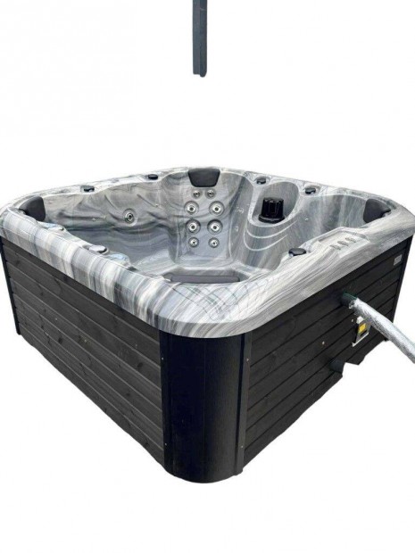 Akril 4 személyes fatüzelésű jacuzzi