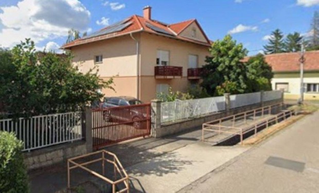 Alagsori lak�s Vecs�sen