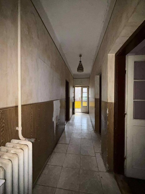 Alak�tsa saj�t �zl�s�re j� alapok, remek elhelyezked�s Kony�ron