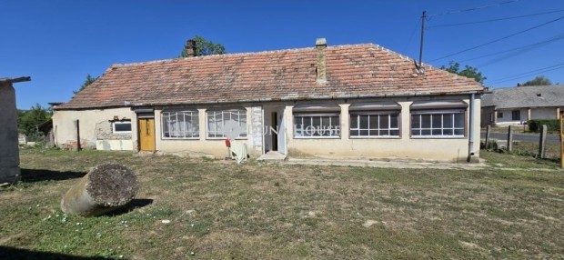 Alapi 76 nm-es h�z elad�