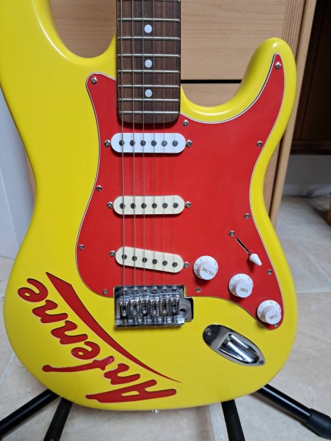 Alba stratocaster gitr. 