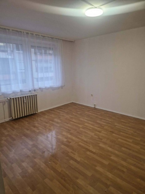 Alb�rlet Kecskem�t