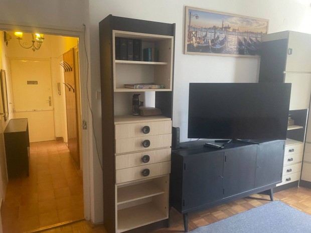 Alb�rlet Kiad� X.ker. 49 nm. 1 �s 1/2 szoba I.em