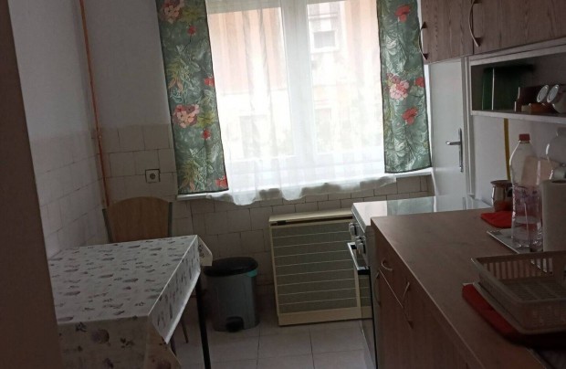 Alb�rlet kiad� Szombathelyen